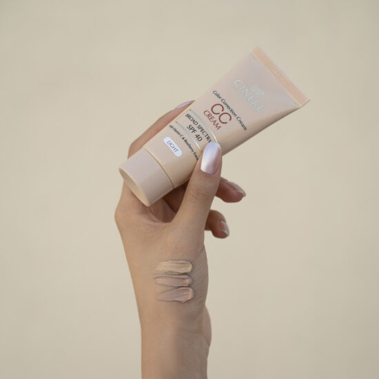 کرم پودر متعادل کننده رنگ پوست سینره  CC Cream SPF40 در سه رنگ متنوع حجم 40 میل
