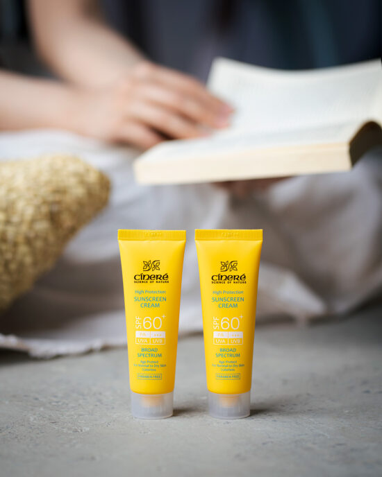 کرم ضد آفتاب +SPF60 بدون رنگ مناسب پوست نرمال تا خشک سینره
