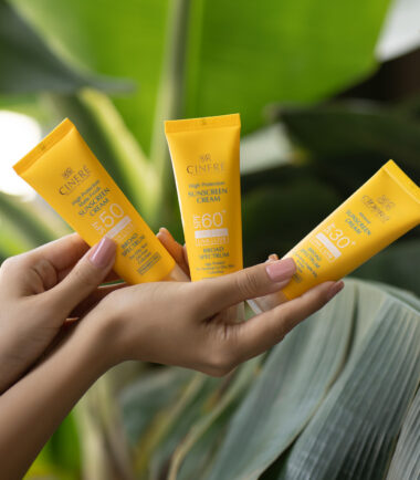 کرم ضد آفتاب +SPF60 بدون رنگ مناسب پوست نرمال تا خشک سینره