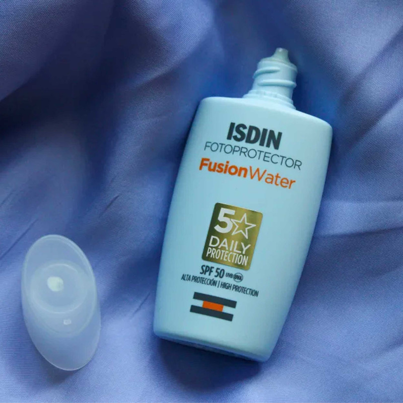 ضد آفتاب فیوژن واتر SPF50 بدون رنگ مناسب انواع پوست ایزدین 50 میل