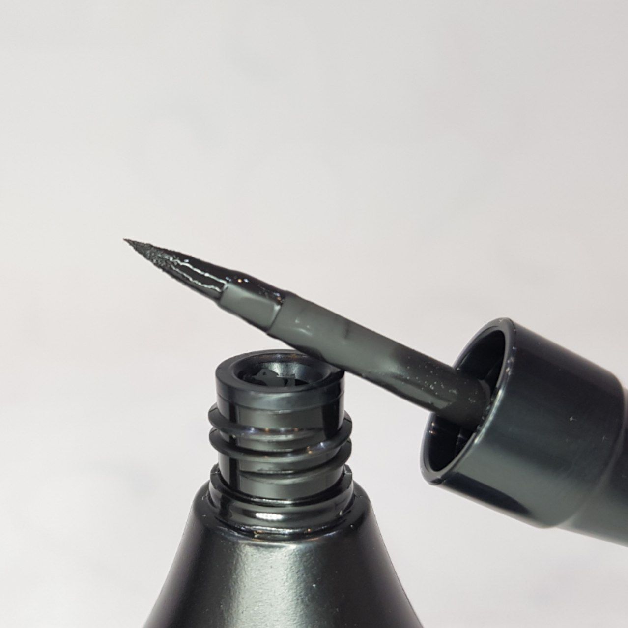 خط چشم کوزه ای اوتی