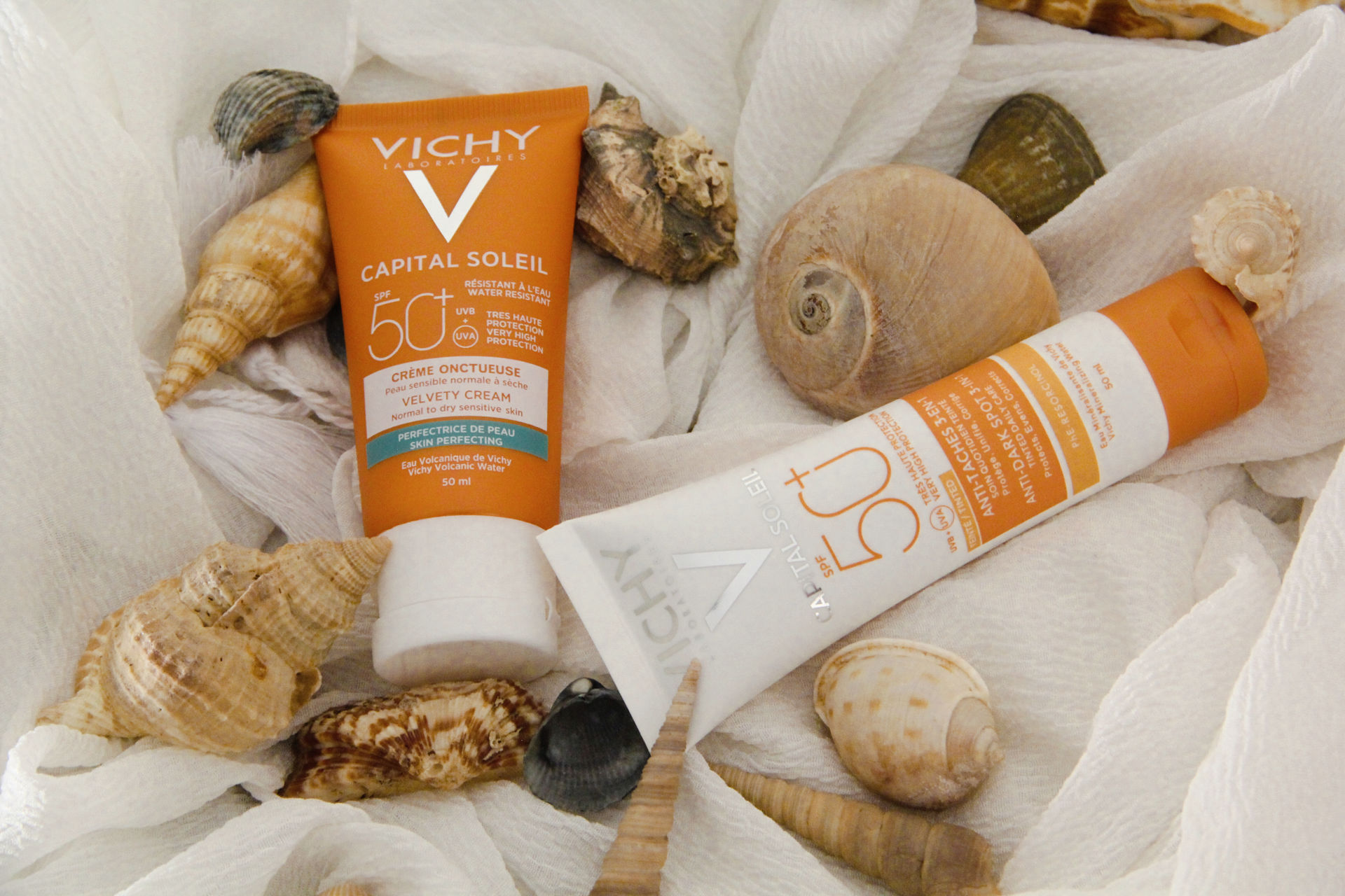 ضد آفتاب فلوئیدی بی رنگ درای تاچ مناسب پوست مختلط تا چرب SPF50 ویشی 50 میل