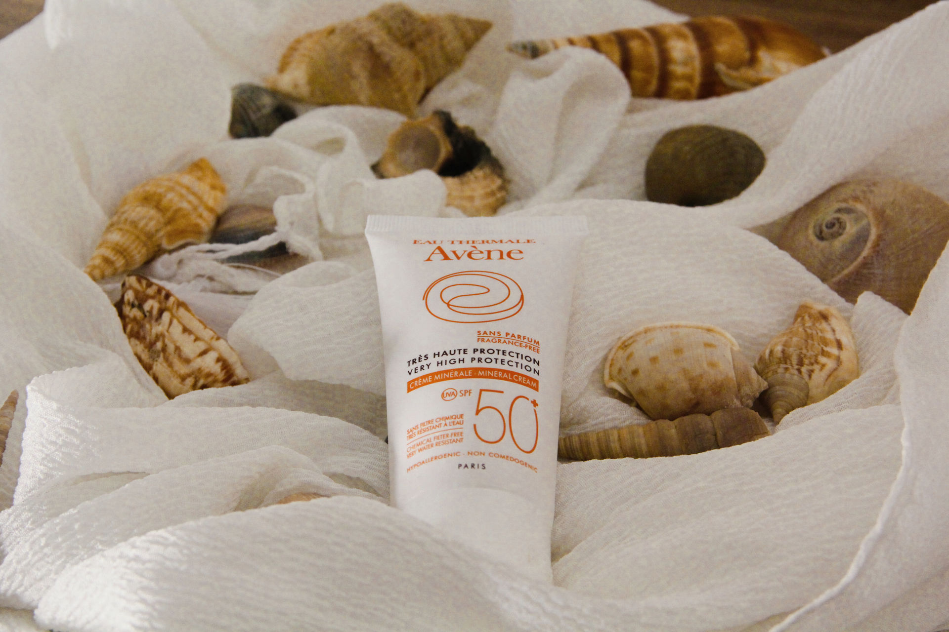 کرم ضد آفتاب رنگی مینرال SPF 50+ مناسب پوست حساس اون 50 میل