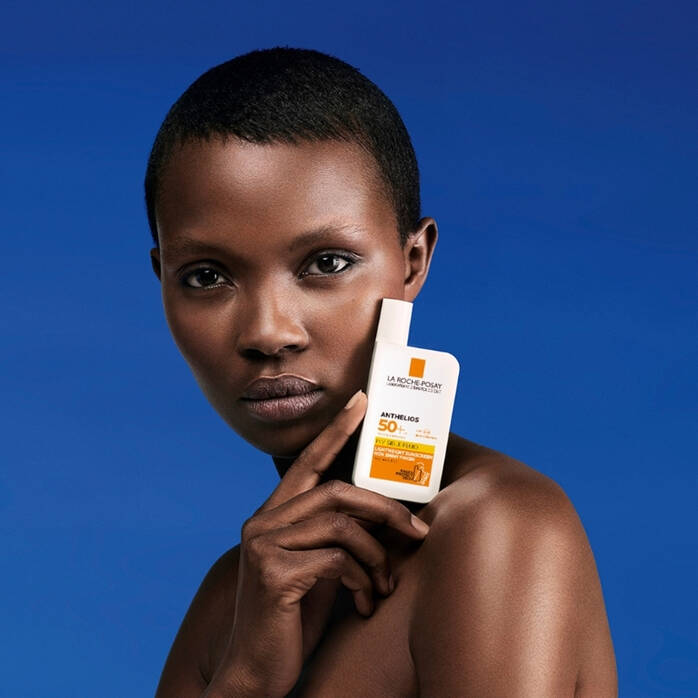 فلویید ضد آفتاب SPF50 بی رنگ مناسب انواع پوست بویژه پوست حساس لاروش پوزای 50 میل